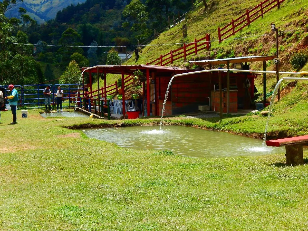 Truchera Playa Rica - San Antonio De Prado Otel Medellín Kamp alanı